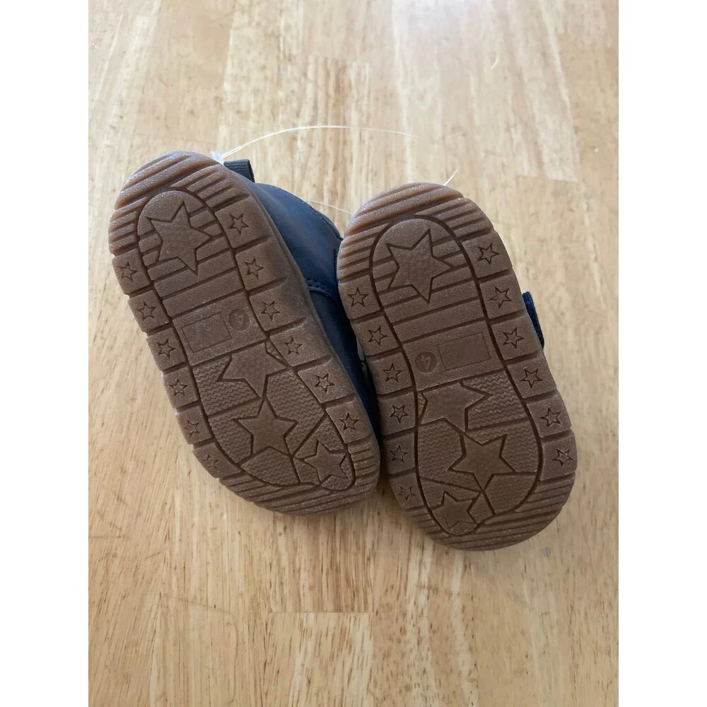 Simple Joys by Carter's Unisex London First Walker Shoe Size 4 New Without Box